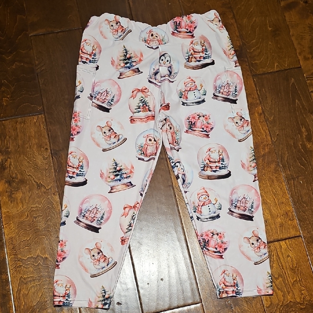 Women's TC2 Christmas Snow Globe Themed Capri Leggings